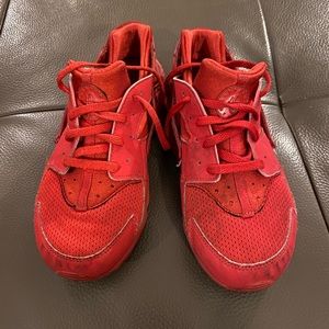 Red Nike Huarache kids Size 3 sneakers